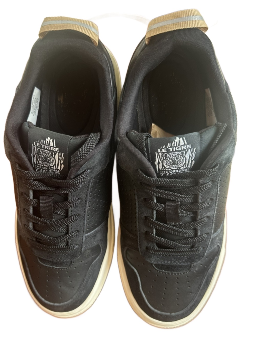 Le Tigre Women’s Black Suede Low-Top Platform Sneakers with Cream Sole Accents - Picture 5 of 8